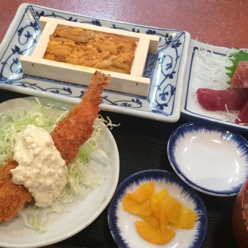 生うに一箱デラックス定食(大田市場三洋食堂)