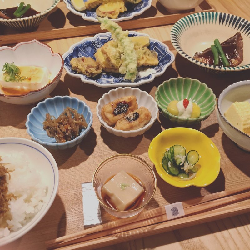 九種のおばんざい御膳(居様)