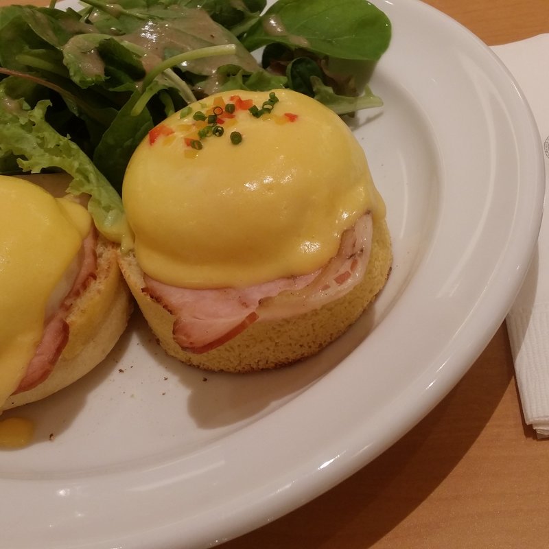 クラシック　エッグベネディクト(Sarabeth's Osaka サラベス大阪)