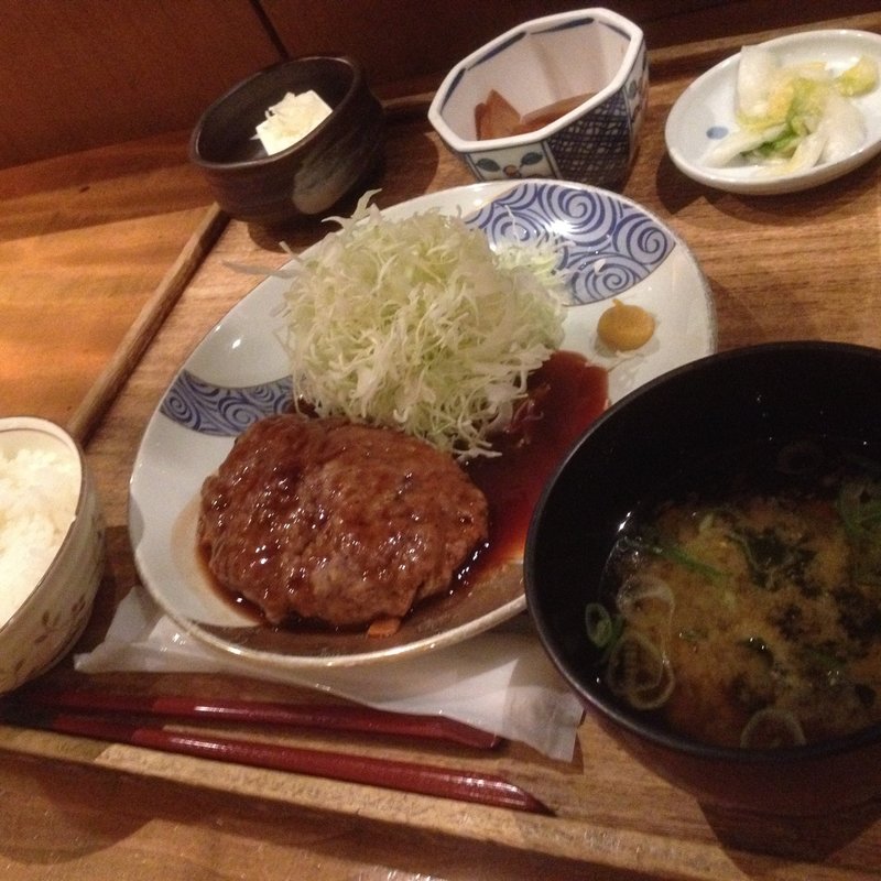 ハンバーグ定食(為御菜 東京駅黒塀横丁店)