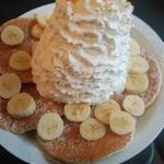 パンケーキ・バナナ・ホイップクリーム