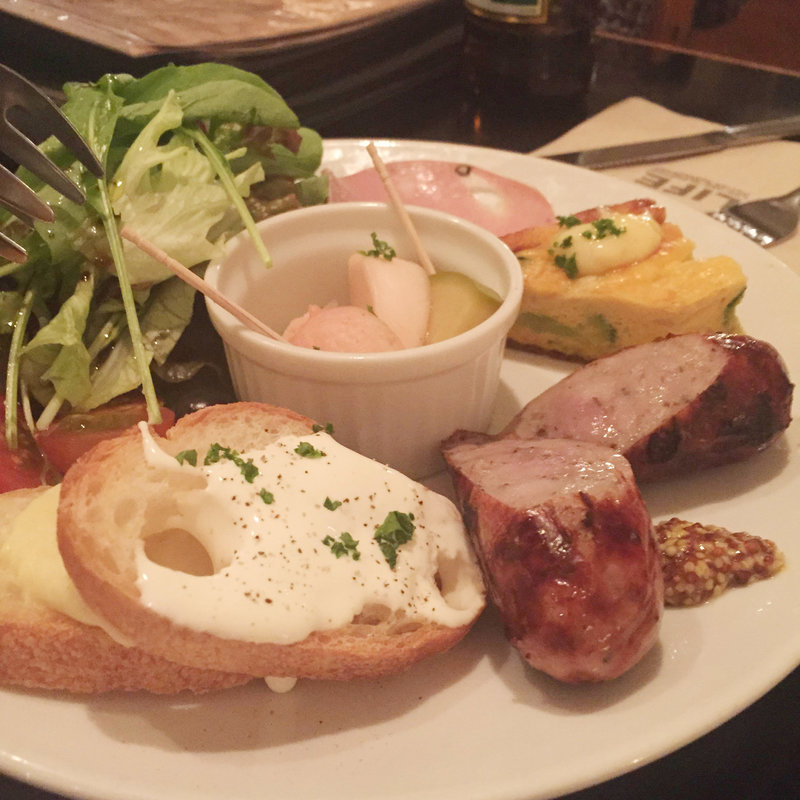 おまかせセットメニュー（前菜盛り合わせ＋本日メイン （お魚orお肉）で選択）の前菜盛り合わせ(LIFE)