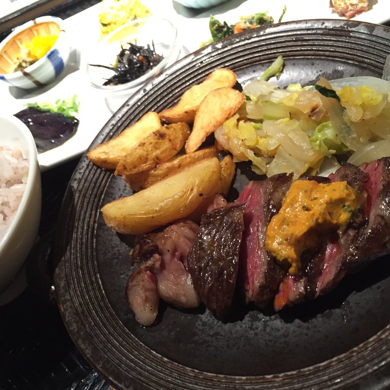 和牛はらみステーキおばんざいプレート(市場小路 寺町本店 （イチバコウジ）)