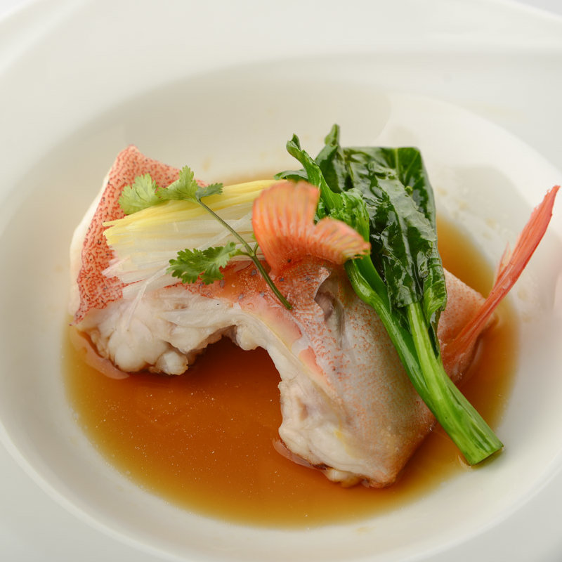 真鯛のポワレ(カントニーズ 燕)