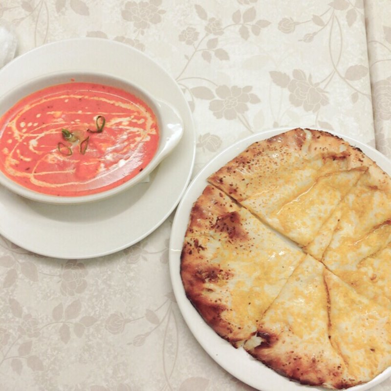 ガーリックチーズナン/カレー(サガルマータナマステ)