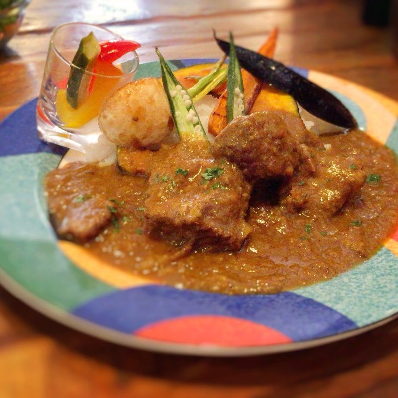 特製ビーフカレー(サラダ付き)(ひらそる)