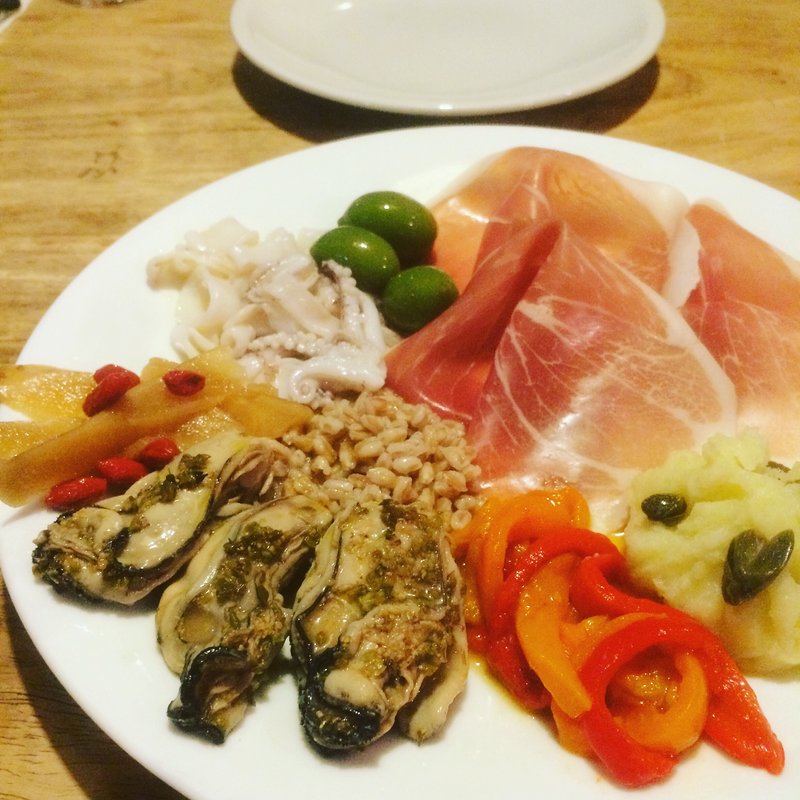 前菜の盛り合わせ3人前(ともすけ)