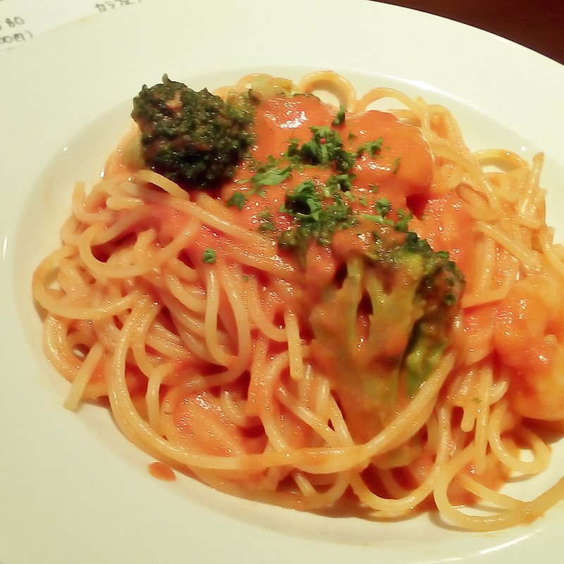 エビとブロッコリーのトマトクリーム(エノテカ ポポラーレ （ENOTECA POPOLARE）)