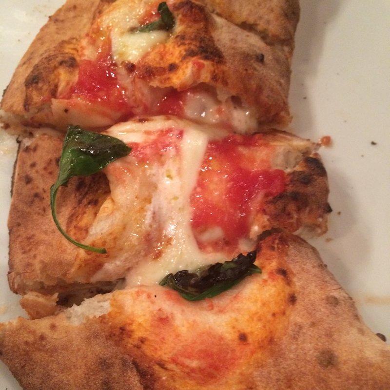 カルツォーネ(イルソーレ 天三)