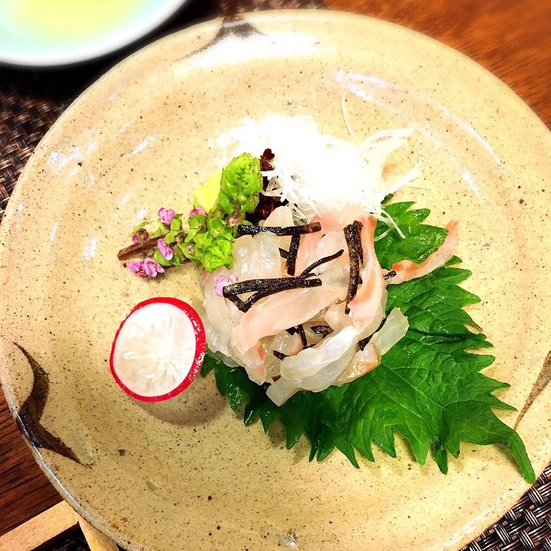 鯛の昆布じめ(いわ月 （イワヅキ）)