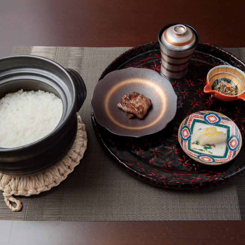 カルビ　白米土鍋(新時代の鉄板焼【石垣吉田 -ishigaki-yoshida-】)