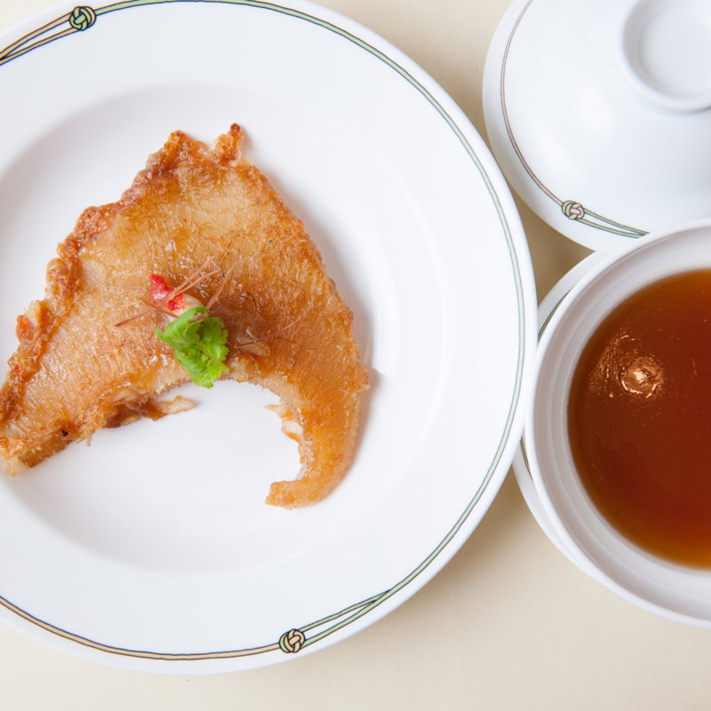 フカヒレの素揚げ(中国飯店 潮夢来)