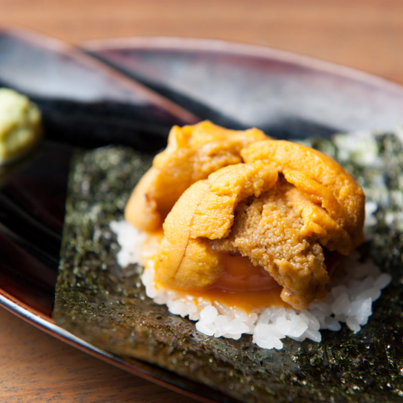 雲丹の手巻きずし(鉄板焼天 銀座8丁目店)