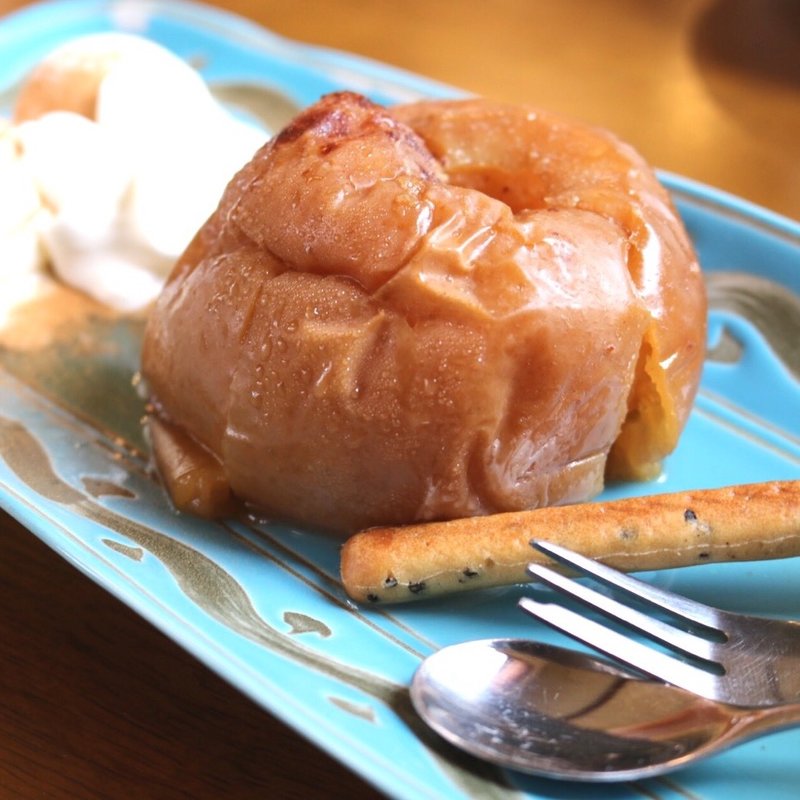 焼きリンゴ＆バニラアイス(どんぐり畑)