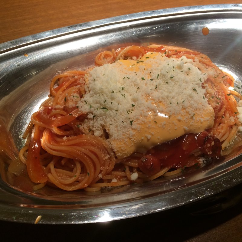 とろとろチーズのナポリタン