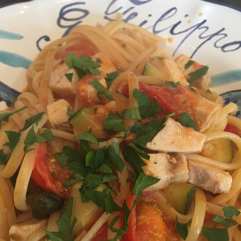 メカジキとトマトとアボカドのリングイネ(ピッツェリア ジターリア ダ フィリッポ)