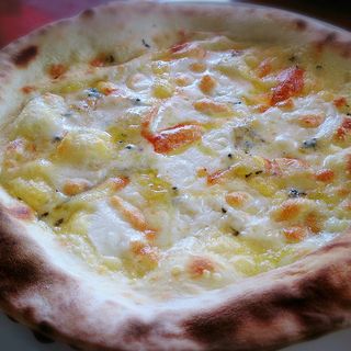 4種のチーズのピザ　ランチセット(イタリアンレストランアドマーニ)