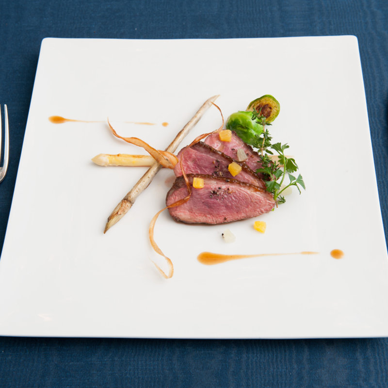 鴨肉のロティ(フランス料理「アジュール」)