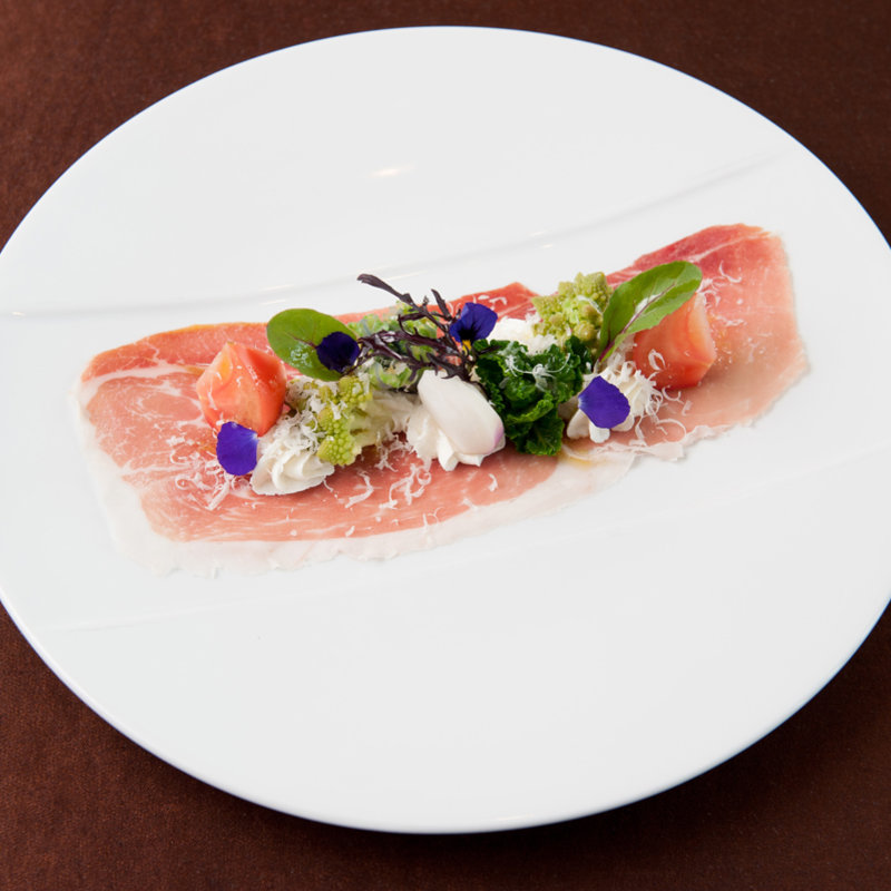 生ハムとモッツアレラチーズ(ラ ヴェラ （la Vela）)