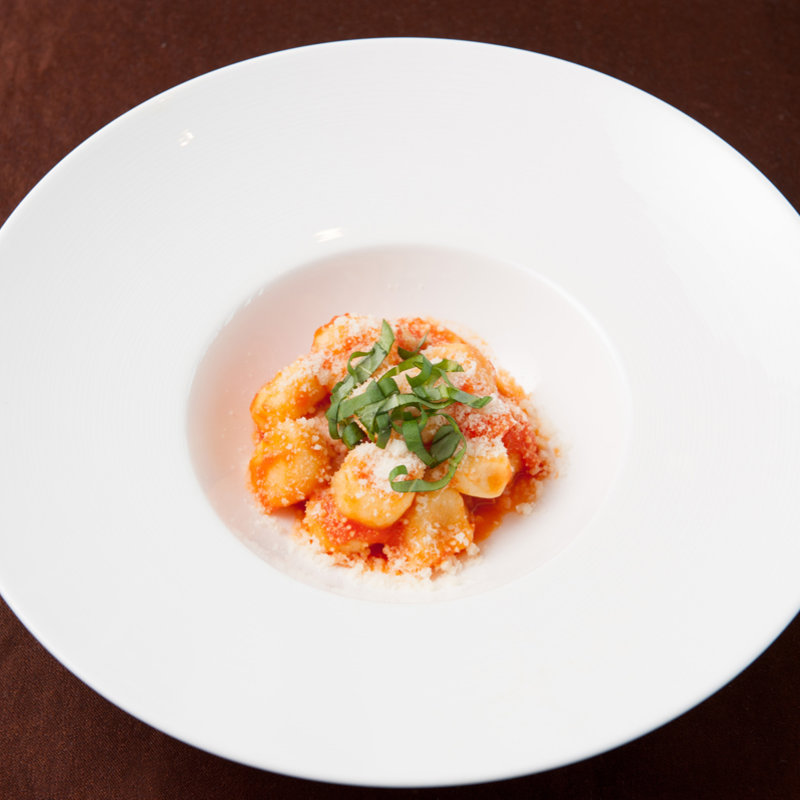 トマトパスタ(ラ ヴェラ （la Vela）)