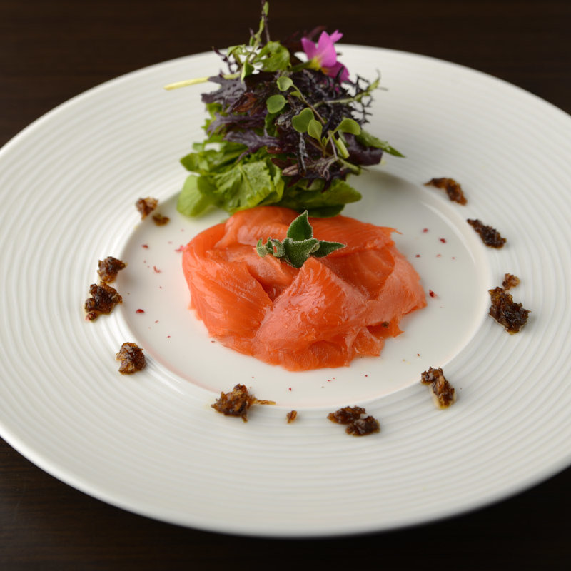 サーモンのカルパッチョ(ラ プチ マルシュ)