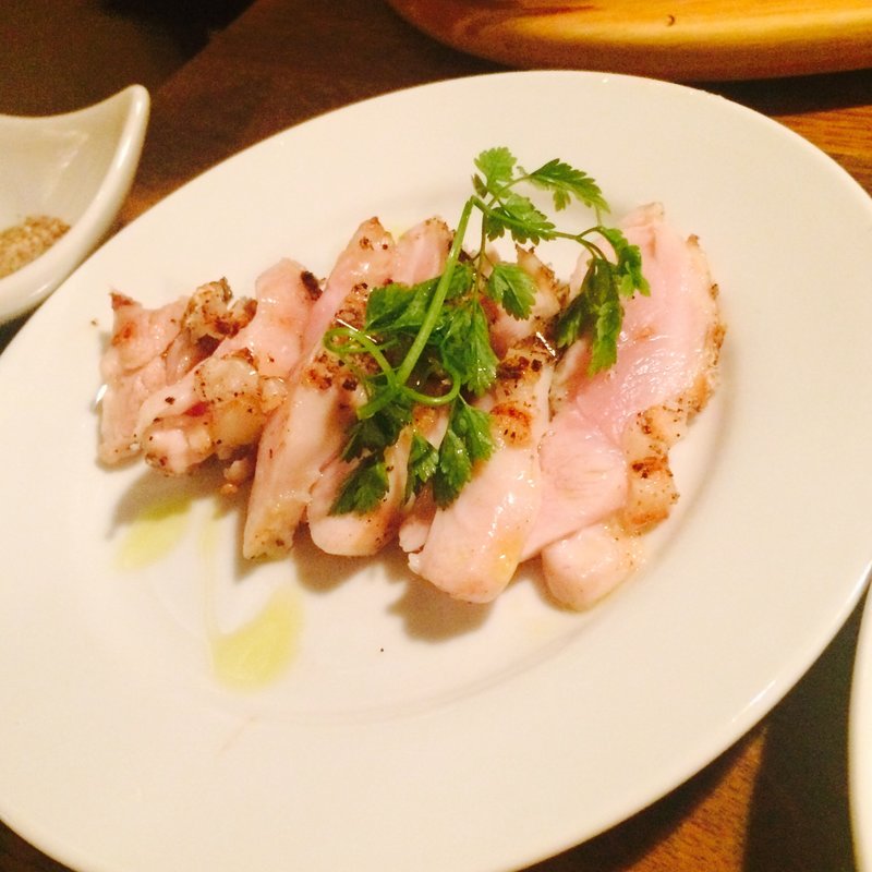 地鶏のたたき(笹塚バル スケッチ)