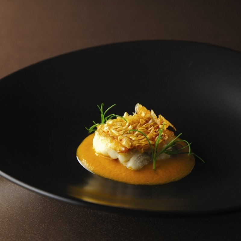 鰆のグリル　鱗揚げ(チャイナブルー)