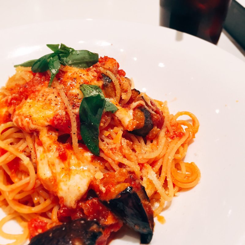 茄子とモッツァレラのトマトソースパスタ(フラワーズコモン （FLOWERS Common）)