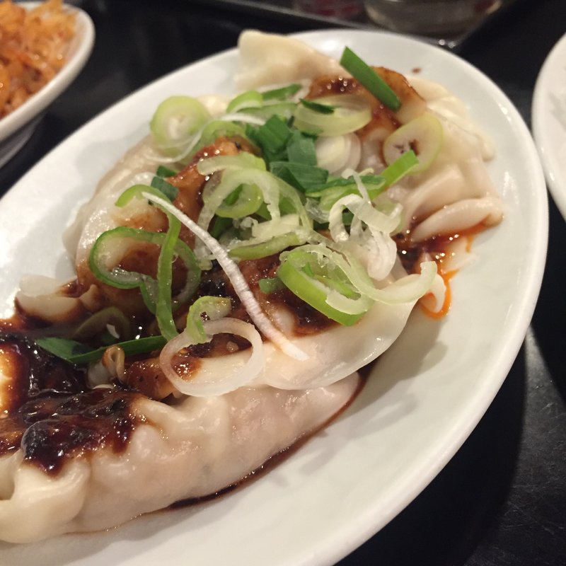 黒麻辣坦々ぎょうざ(ちょもらんま酒場 恵比寿東口店)