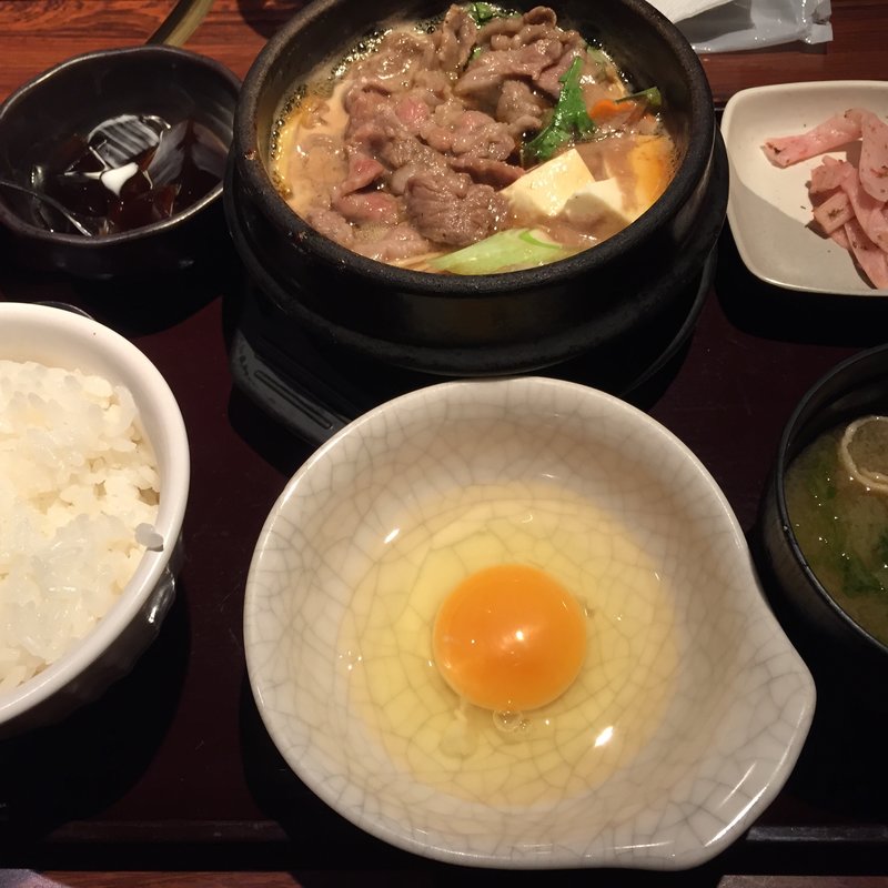 隠れた逸品！【和牛すき焼き定食】(炭火焼神戸牛いく田 （イクタ）)