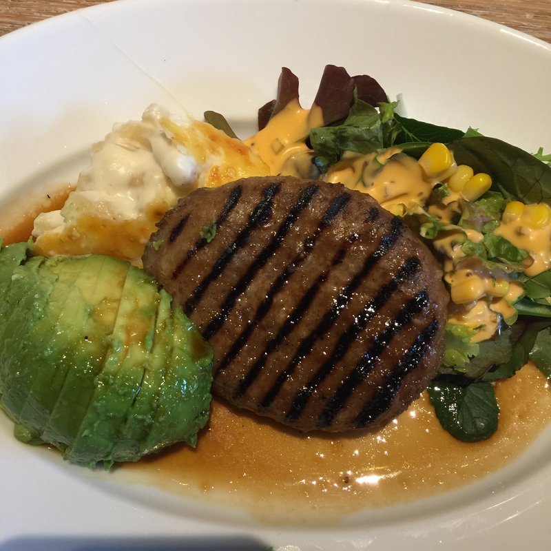 アボガド ハンバーグ(ブッシュウィック べーカリー＆グリル （BUSHWICK BAKERY & GRILL）)