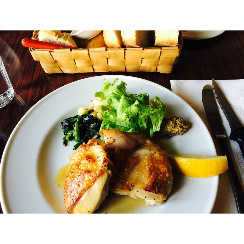 知床鶏のソテー(TACHIKAWA CAFE RESTAURANT MAISON)