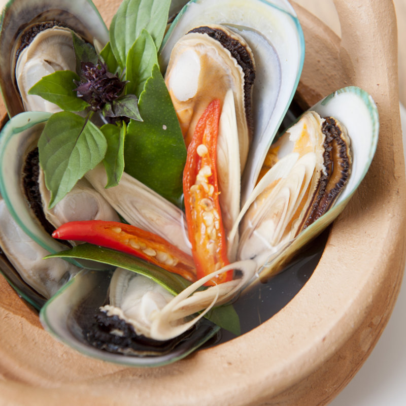 ムール貝の白ワイン蒸し(バンコクキッチン 丸の内店 / Flora)