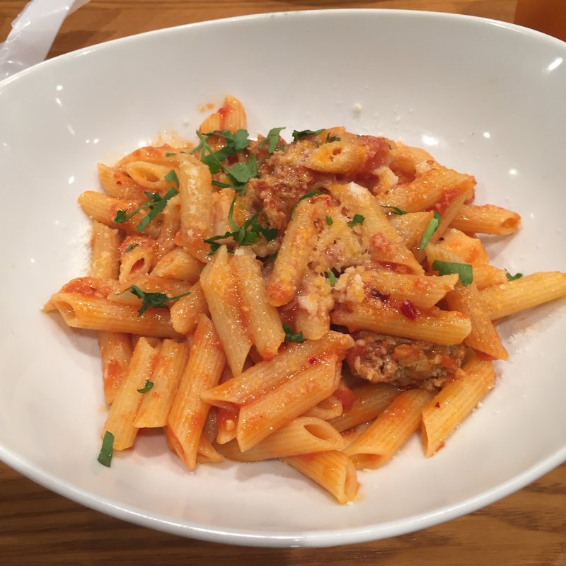 タケノコとサルシッチャのアラビアータペンネ(ワイン食堂Vivo-ヴィーボ-)