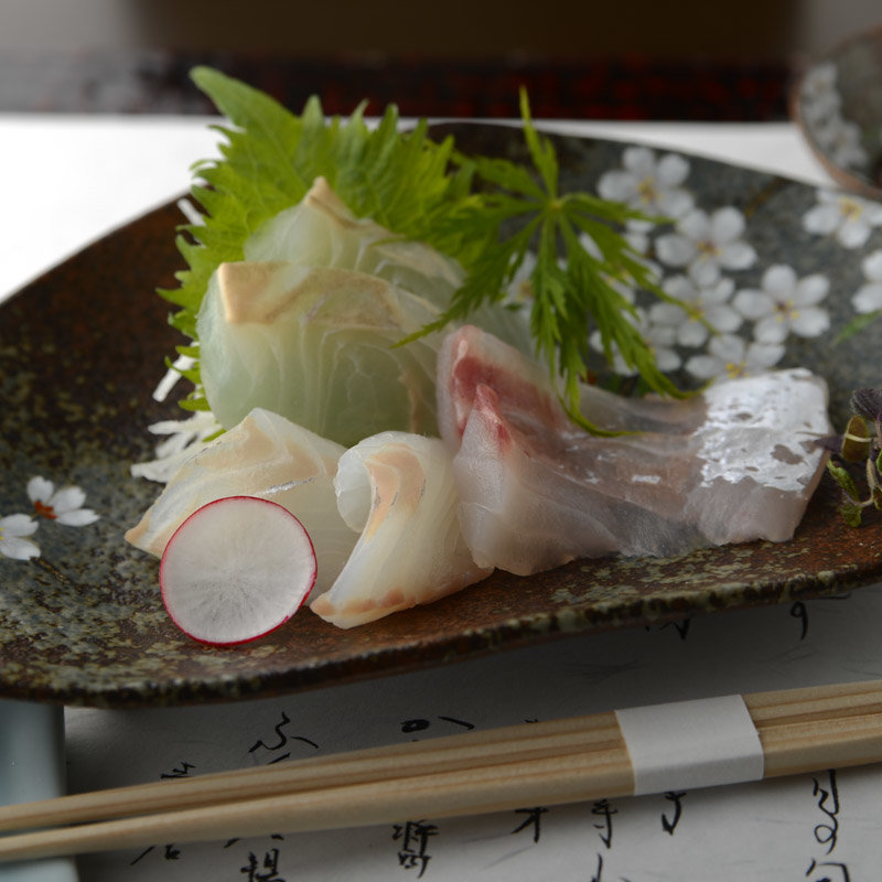 鮮魚の盛り合わせ(遊菜懐石はなや)