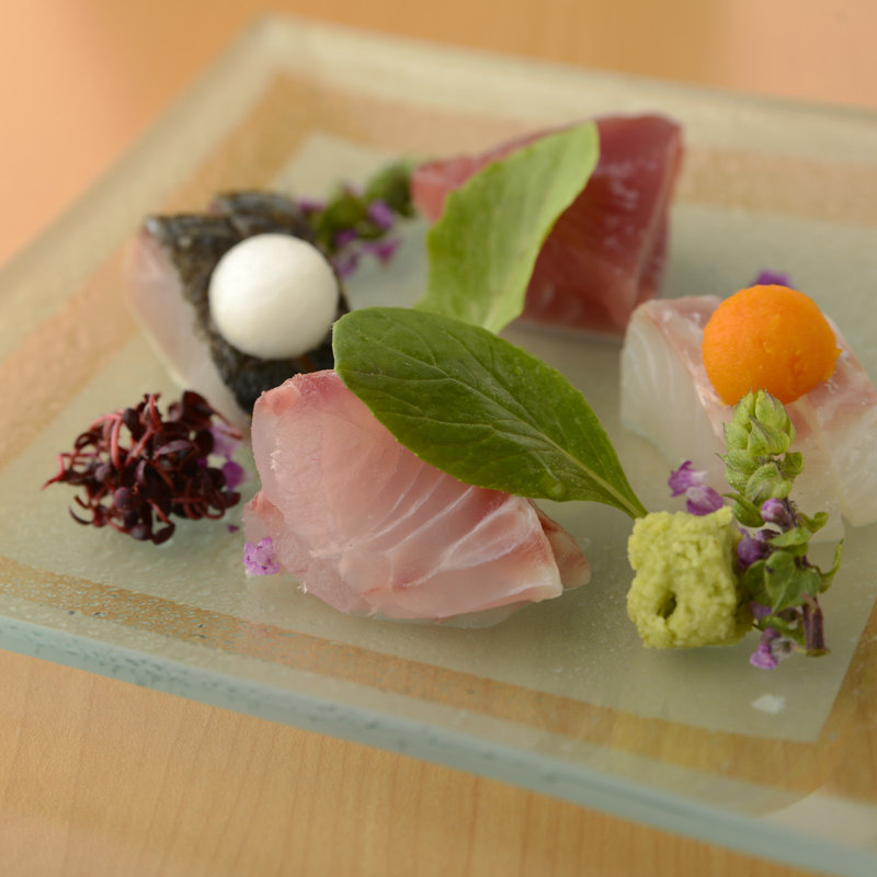 鮮魚の盛り合わせ(日本料理綾AYA)