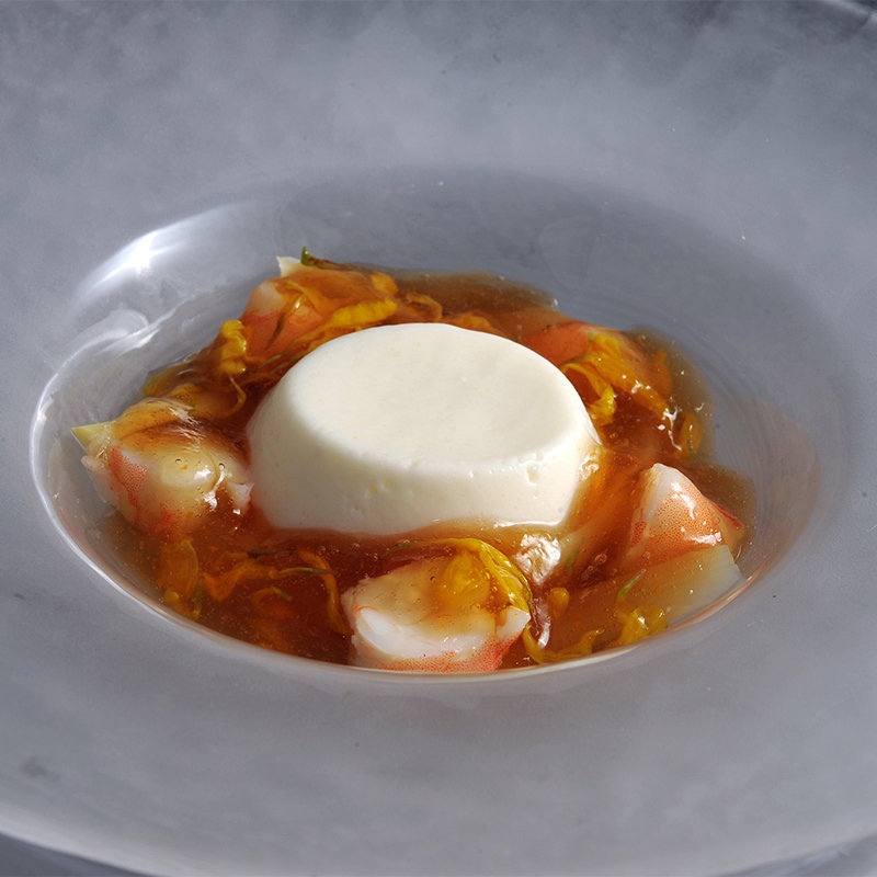 海老とモッツアレラチーズのジュレ仕立て(モノリス)