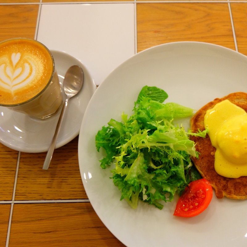 エッグベネディクト(クチューム 青山店 （COUTUME）)