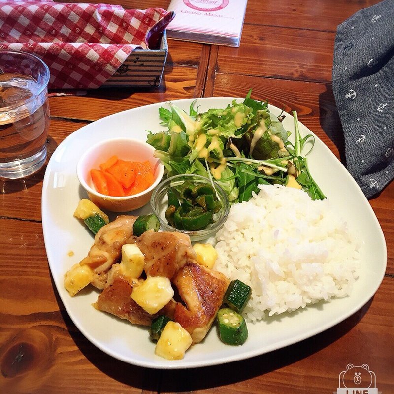 ランチ(カフェ いづみっくす)