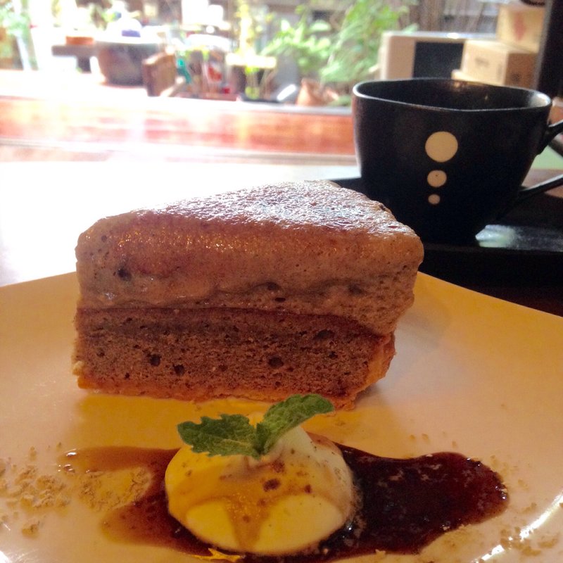 黒みつきなこシブースト(カフェイチマルマルイチ （Cafe1001）)