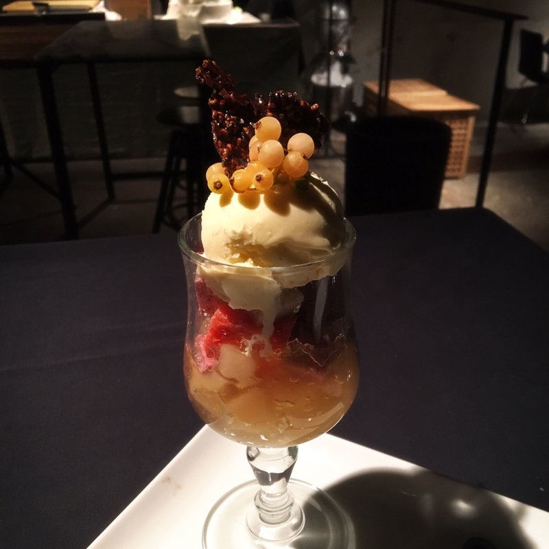 洋梨のパルフェ〜白ワイン風味(ドゥボンクーフゥ)