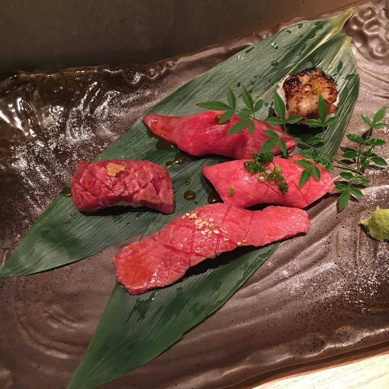 特選肉寿司(炭焼酒菜 HANABI )