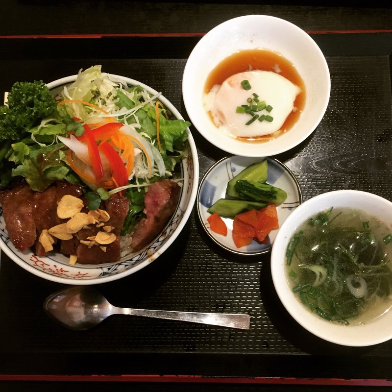 ビフテキ丼(まねき猫食堂 )