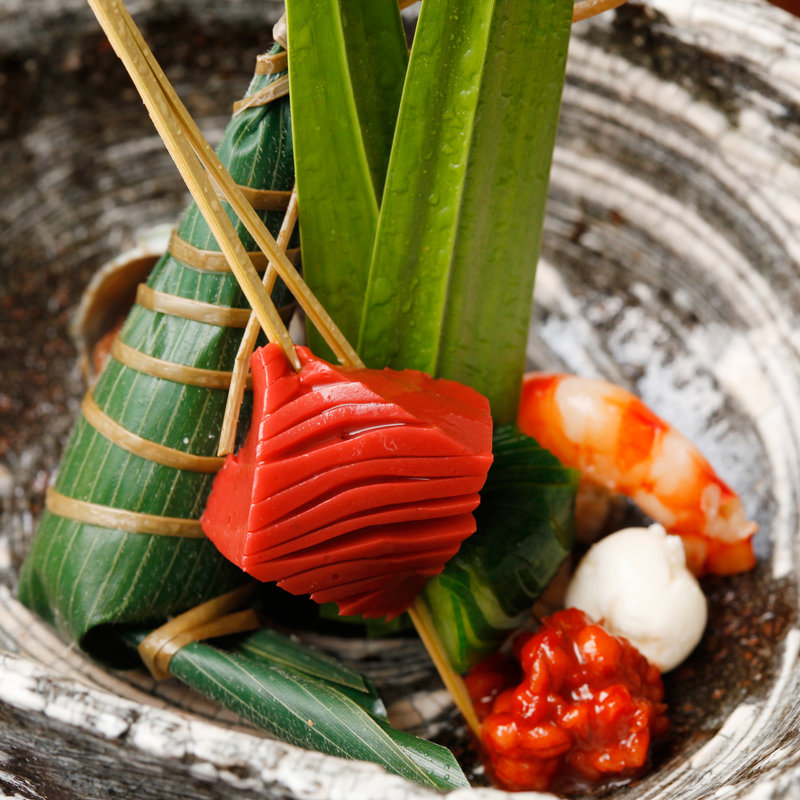 赤こんにゃく　粽　味噌和え(神楽坂くろす)