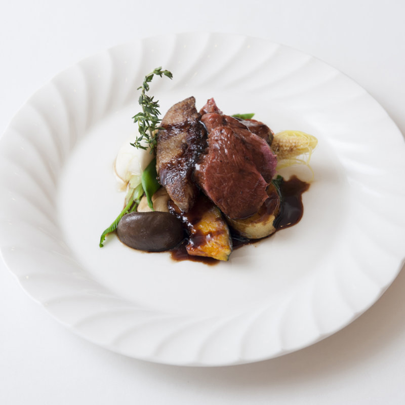 本日の肉料理( レストラン メゾン ド ファミーユ （Restaurant Maison de Famille）移転前の店舗情報です。新しい店舗はレストラン メゾン ド ファミーユをご参照ください。)