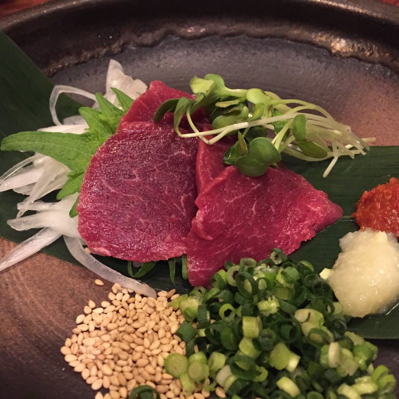 馬刺し(炉とマタギ 新宿店 )