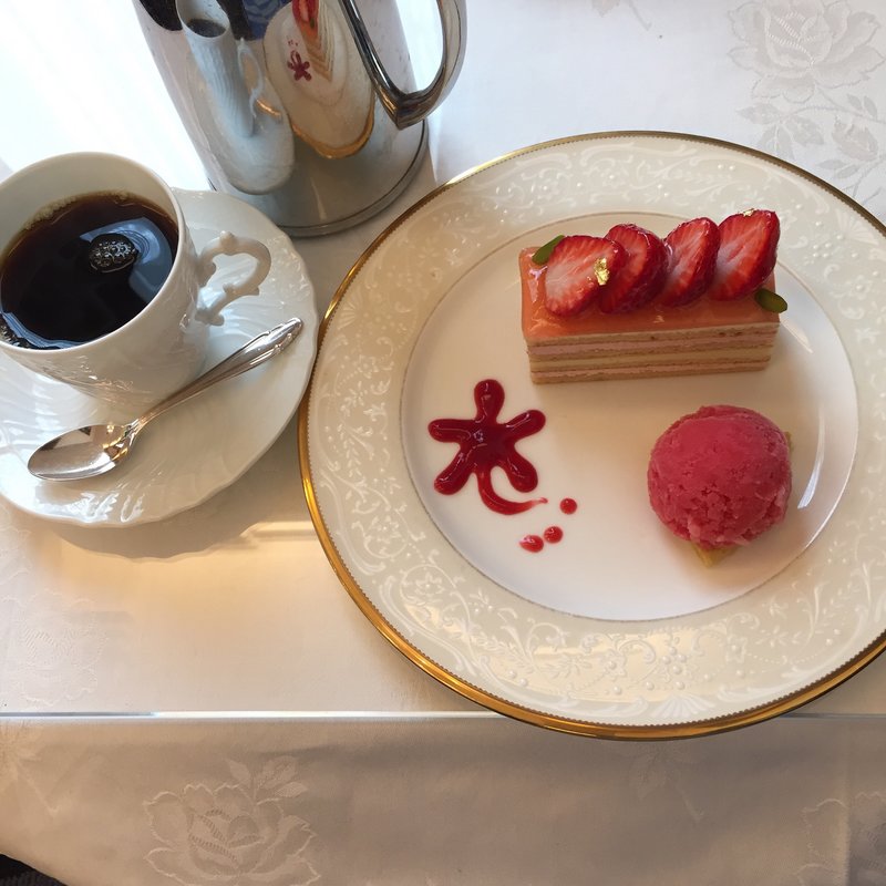 苺のオペラ(五感 北浜本館 （GOKAN ゴカン）)