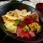 海鮮丼(伝八すし )