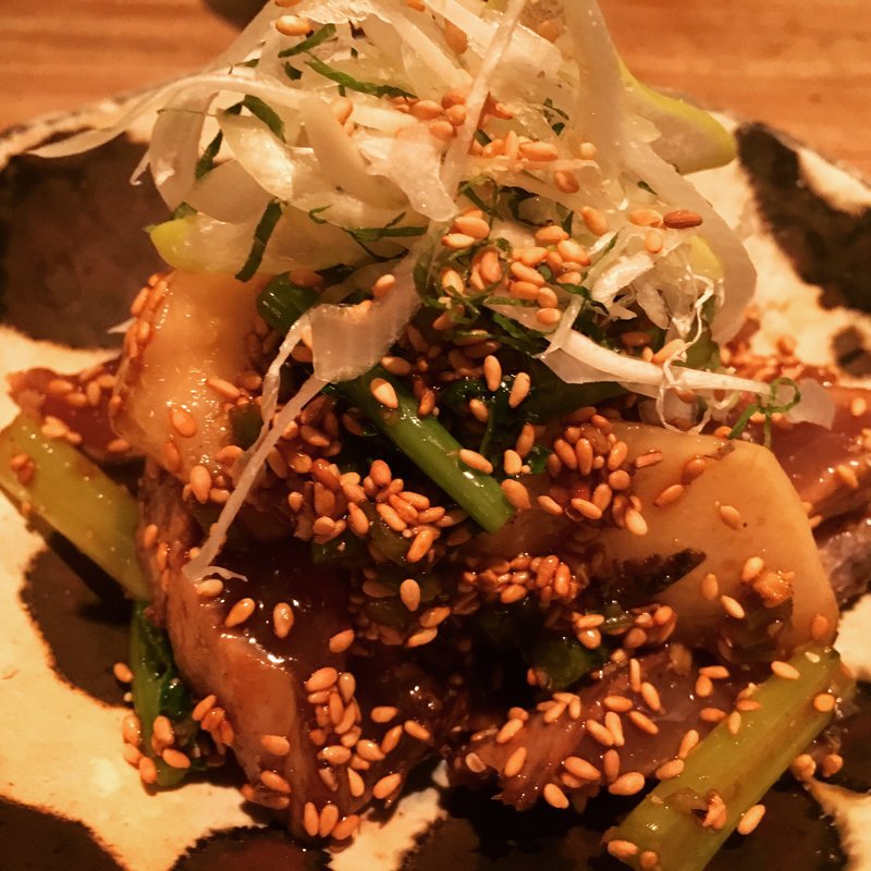 鰹のたたきゴマわさび和え(うどん山長 恵比寿店)