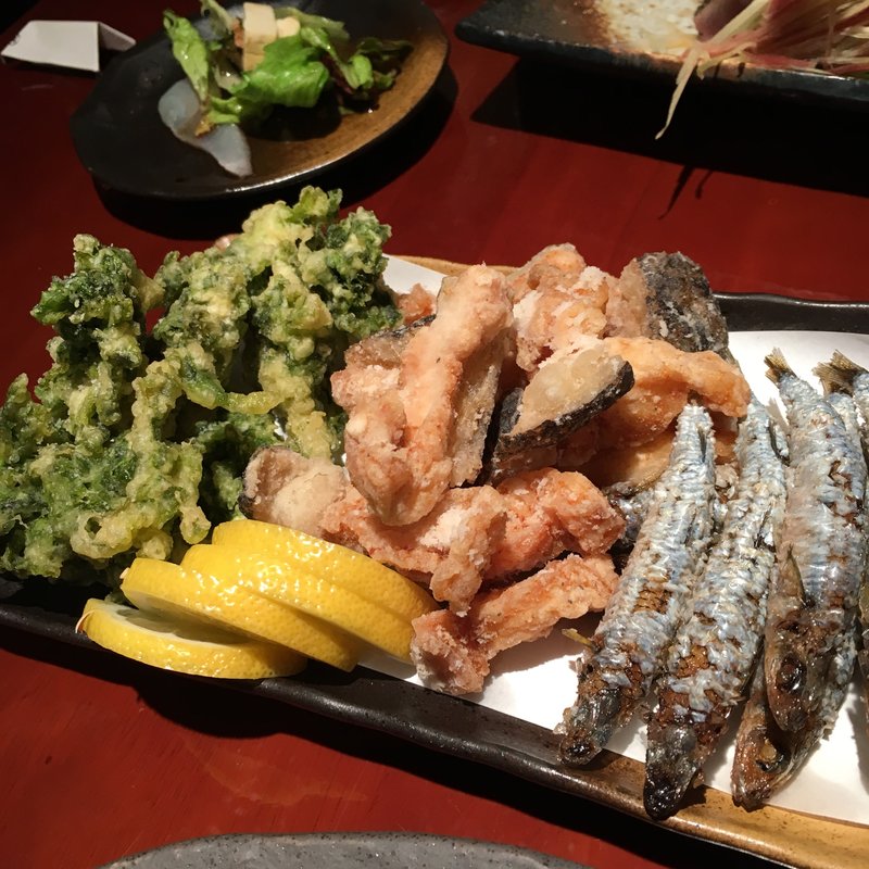 とんごろイワシの唐揚げ、うつぼの唐揚げ、あおさのりの唐揚げ(みや澤 京橋店 )